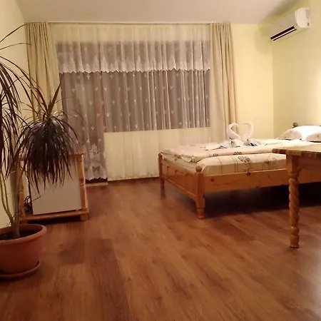 ゲスト ハウス ディアマント